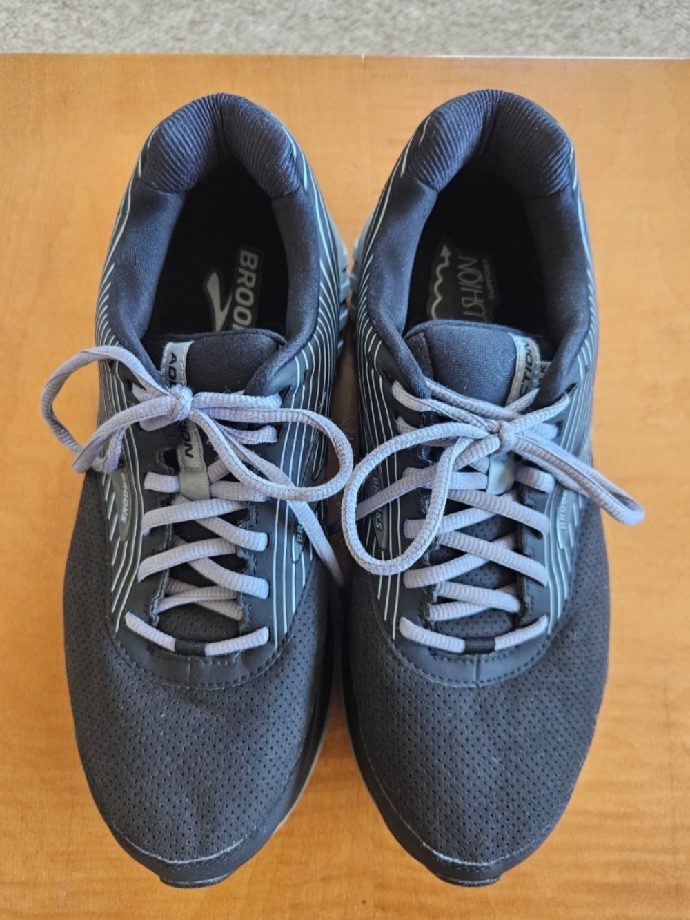 Brooks Addiction Walker Suede Mens walking shoes